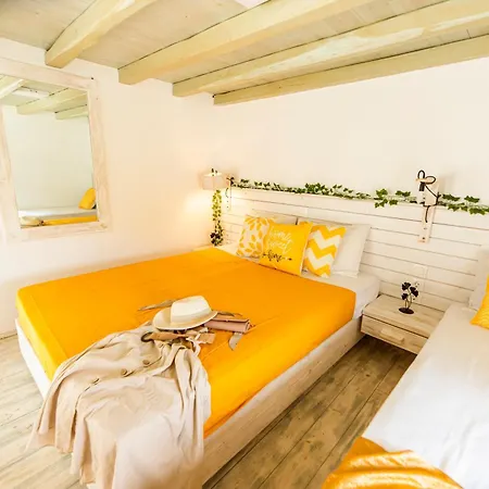 Opus Apartment Agios Stefanos  Exterior photo
